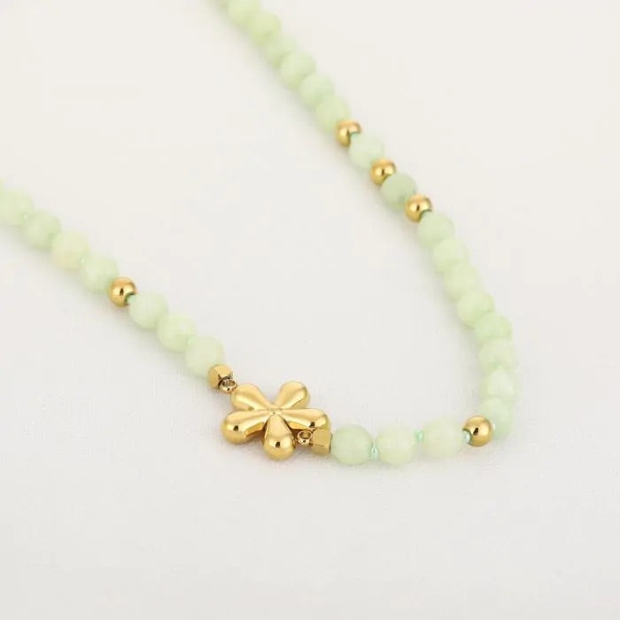 Groene ketting met gouden bloem