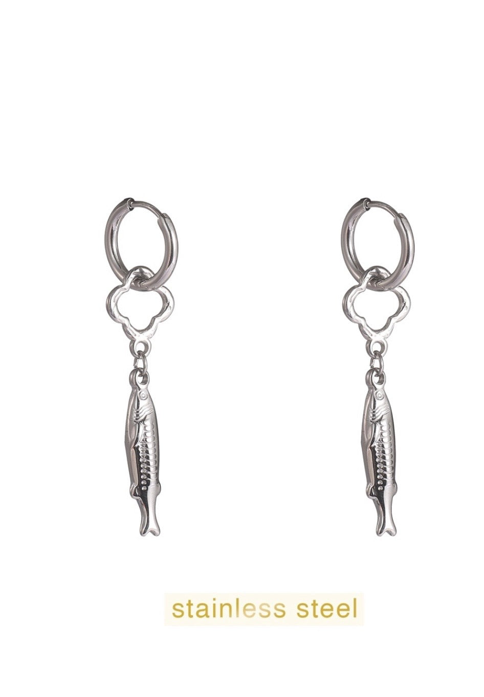 Day & Eve oorbellen met vis zilver