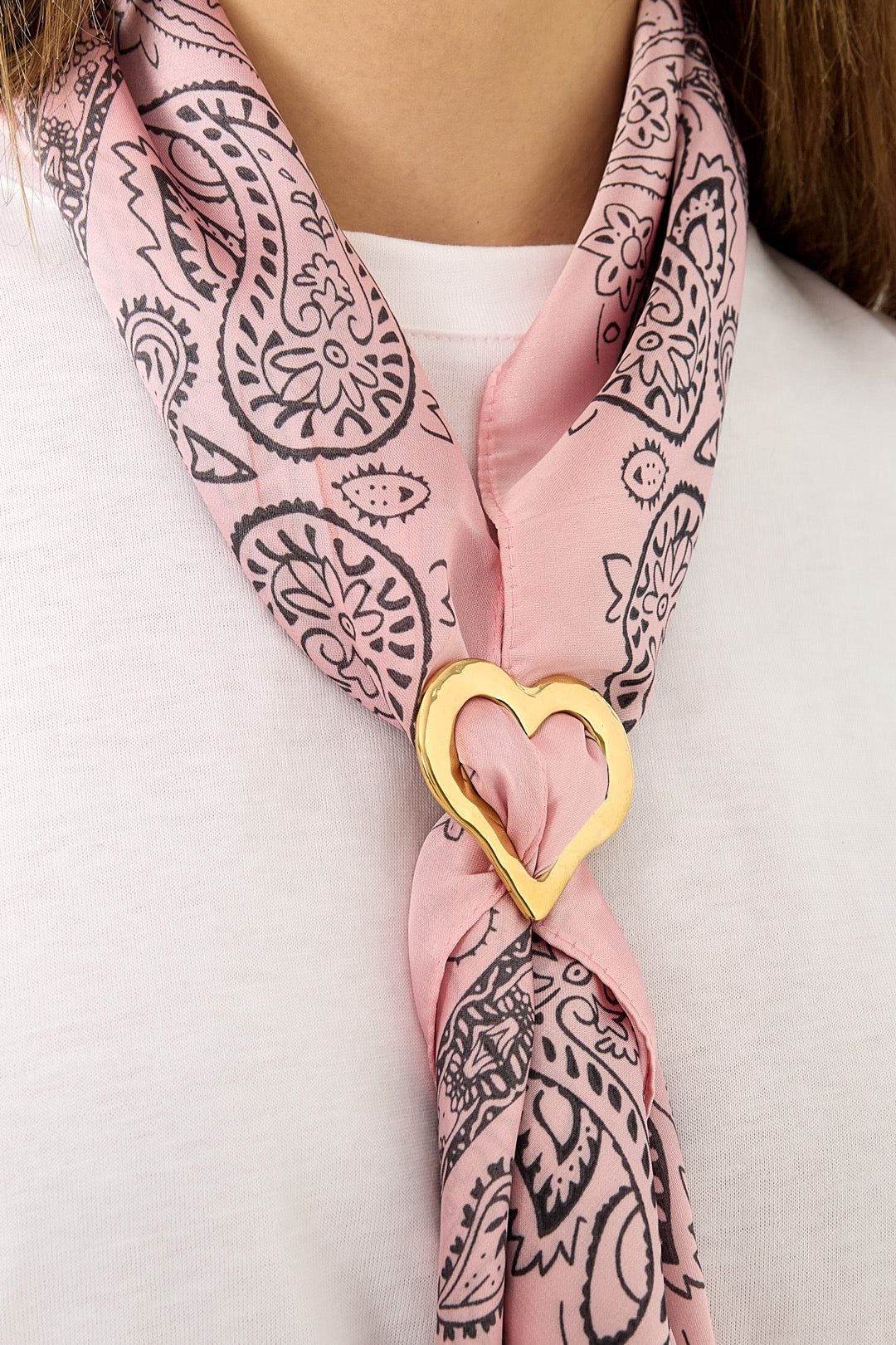 Zijden sjaalclip met hart goud