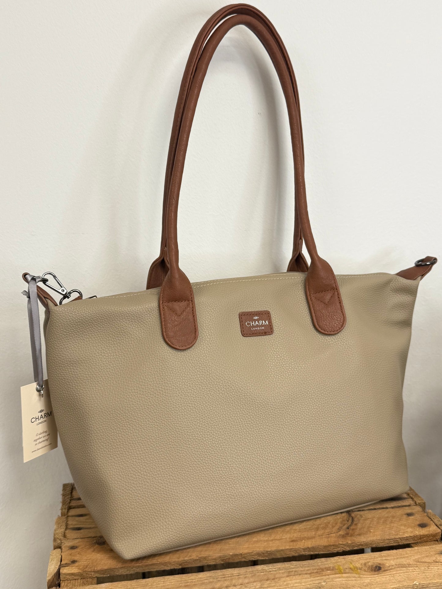 Charm london buckingham palace handtas taupe