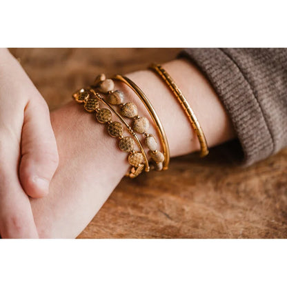 By Shir Armband Luxe Bangle Slang Verguld Edelstaal Met Glanzende Afwerking Voor Een Chique Moderne Uitstraling