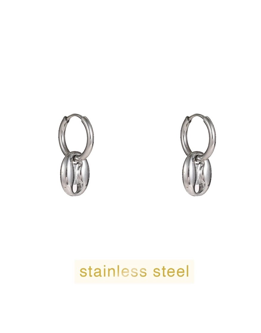 Day And Eve Button Hoop Zilver Kleur Oorbellen Van Roestvrij Staal Met Veilige Sluiting En Tijdloze Elegantie - Sannes Sieraden
