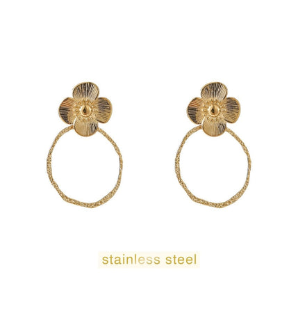 Day En Eve Oorbellen Met Bloem En Cirkel Goudkleurig RVS Roestvrij Staal Voor Dagelijks Gebruik - Sannes Sieraden